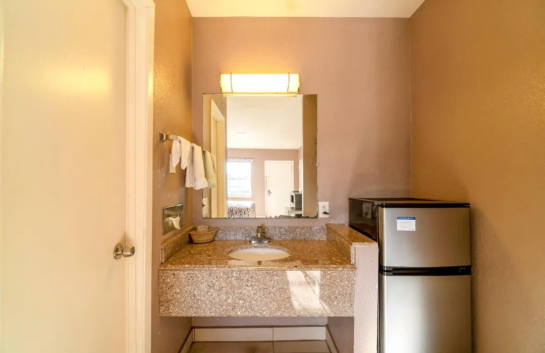 Woodfield Inn & Suites Hotel O, Yoakum Tx 111-1