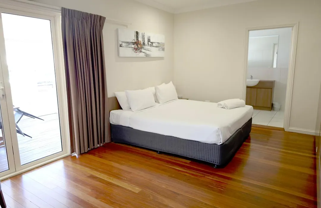 The Australian Hotel Motel-1