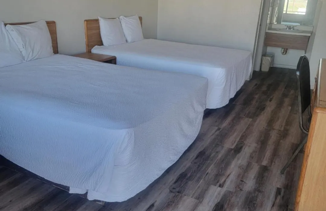 Best Economy Inn & Suites-1