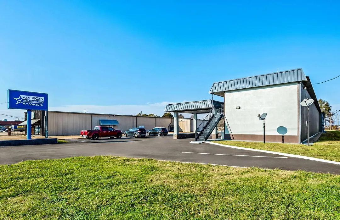 Americas Best Value Inn-Indianola-1