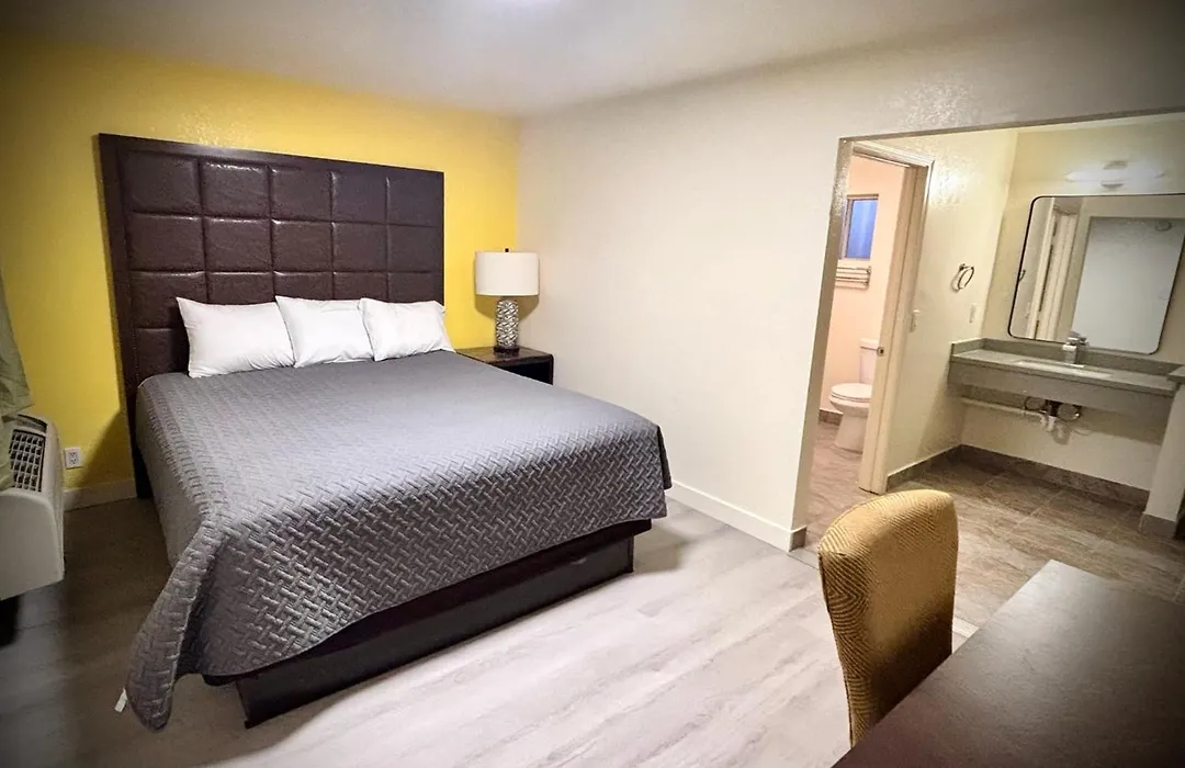 The Crest Motel-1