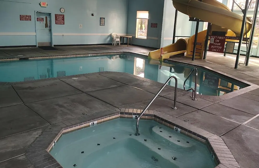 Super 8 By Wyndham Central Pt Medford-1