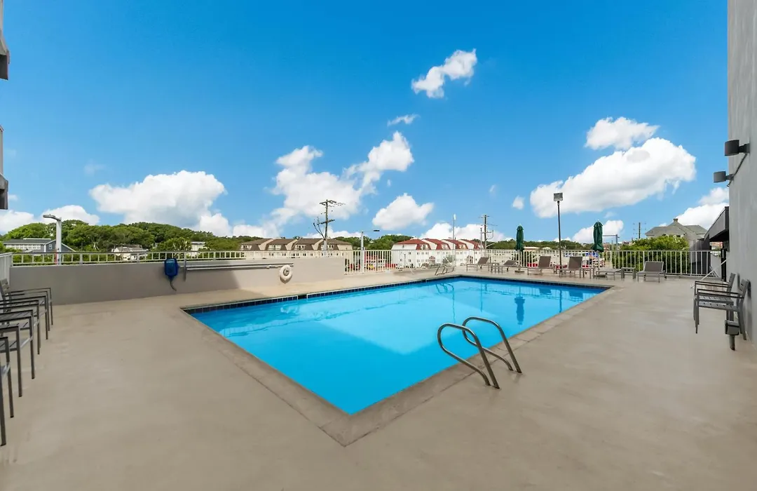 Red Roof Inn Plus & Suites Virginia Beach - Seaside-1