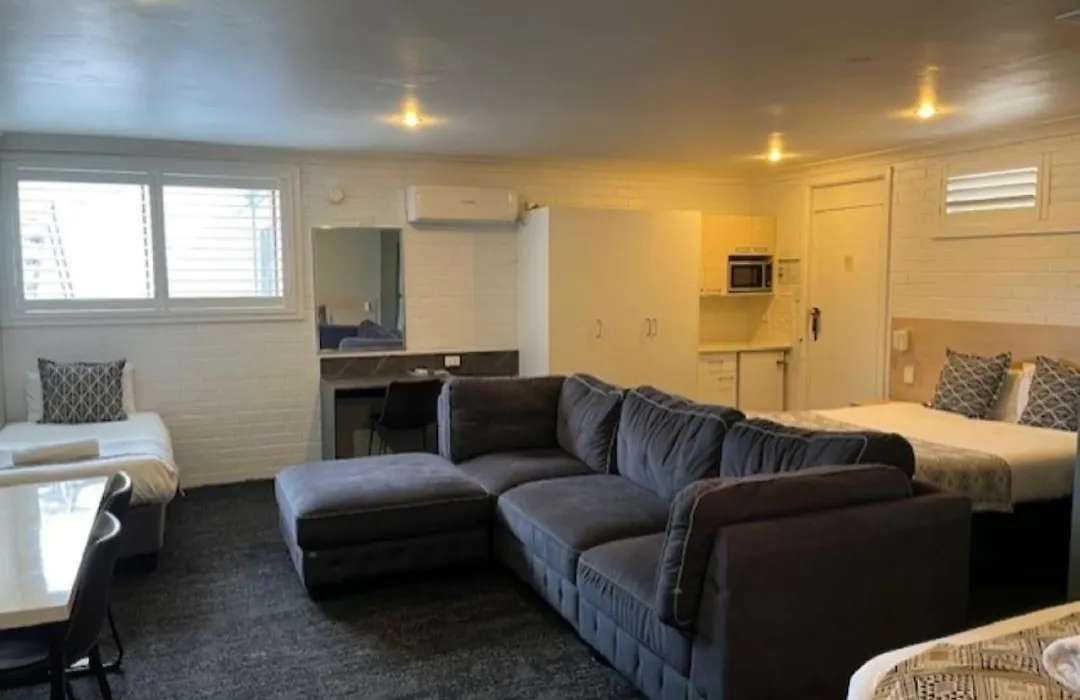 Fitzroy Motor Inn-1