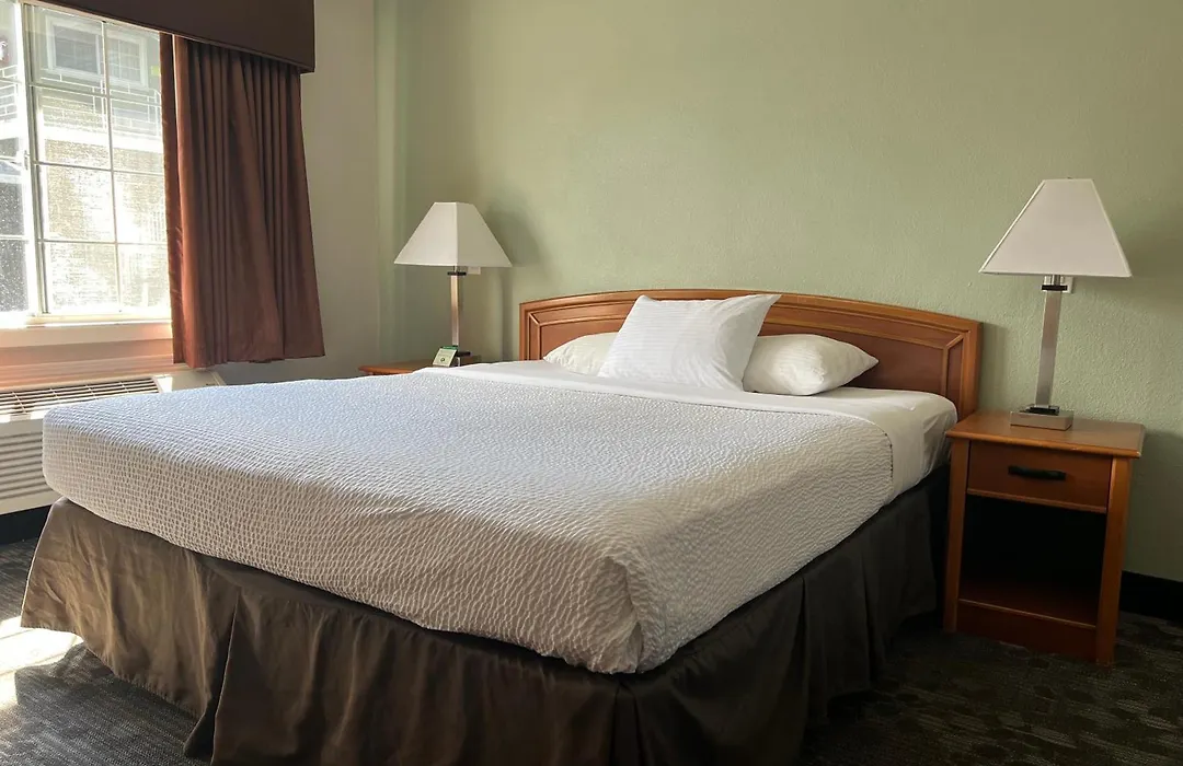 Hotel Parmani Near Stanford University-1