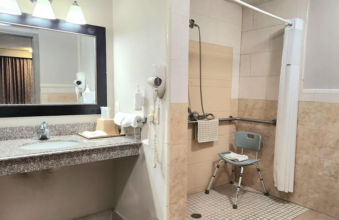Days Inn By Wyndham Mcallen-1