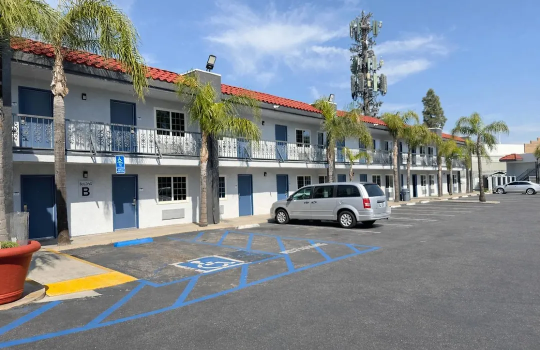 Express Inn & Suites Ontario Airport-1
