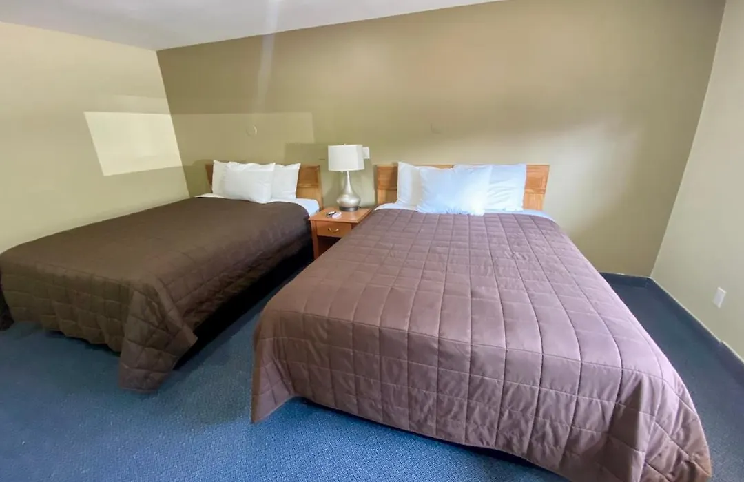 Kings Inn Orillia-1
