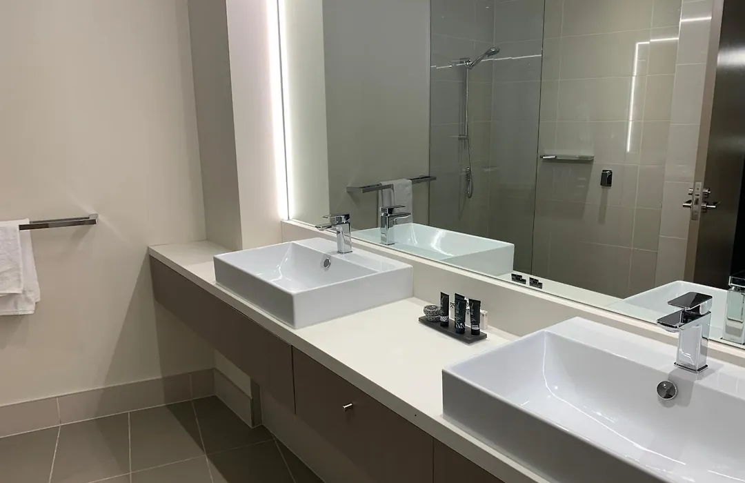 Alexandra Hills Hotel-1