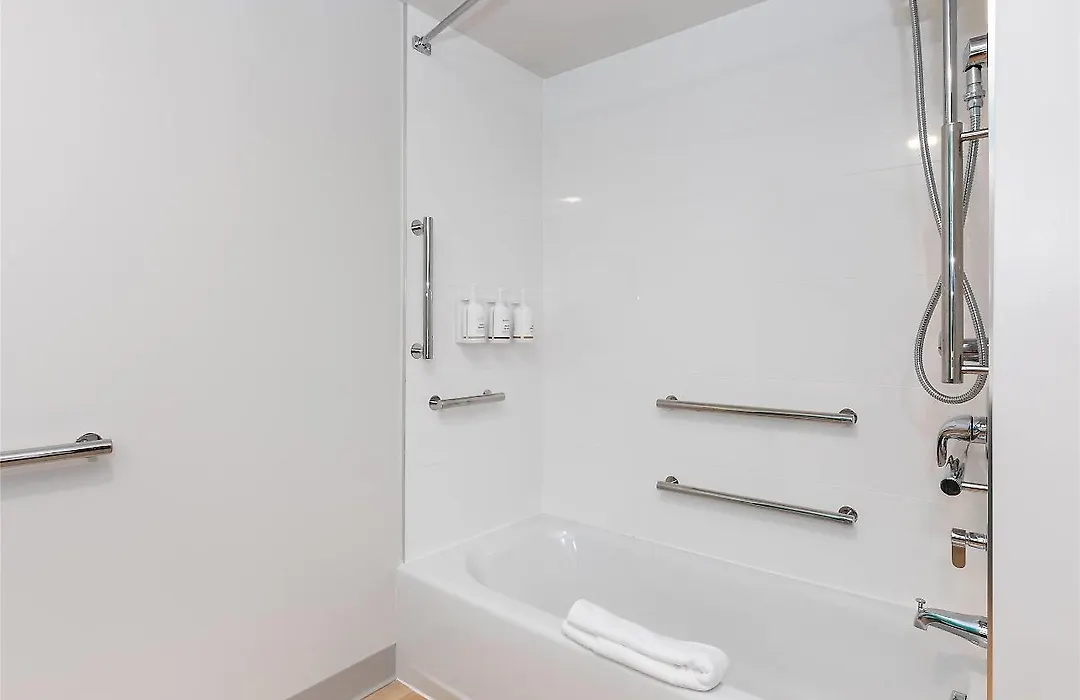 Wingate By Wyndham Geneva At Spire Academy-1