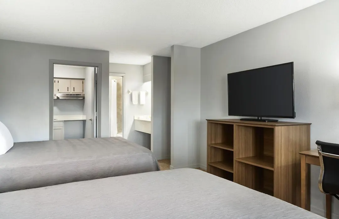 Home Inn & Suites-1