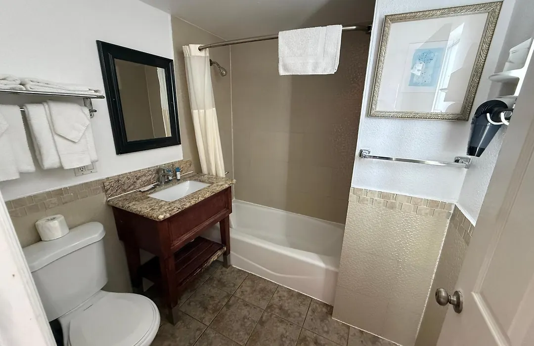 Bayshore Inn Ventura-1