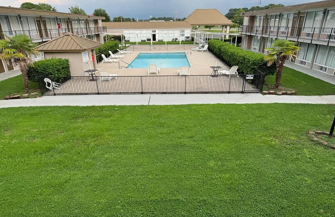 Days Inn By Wyndham Goldsboro-1
