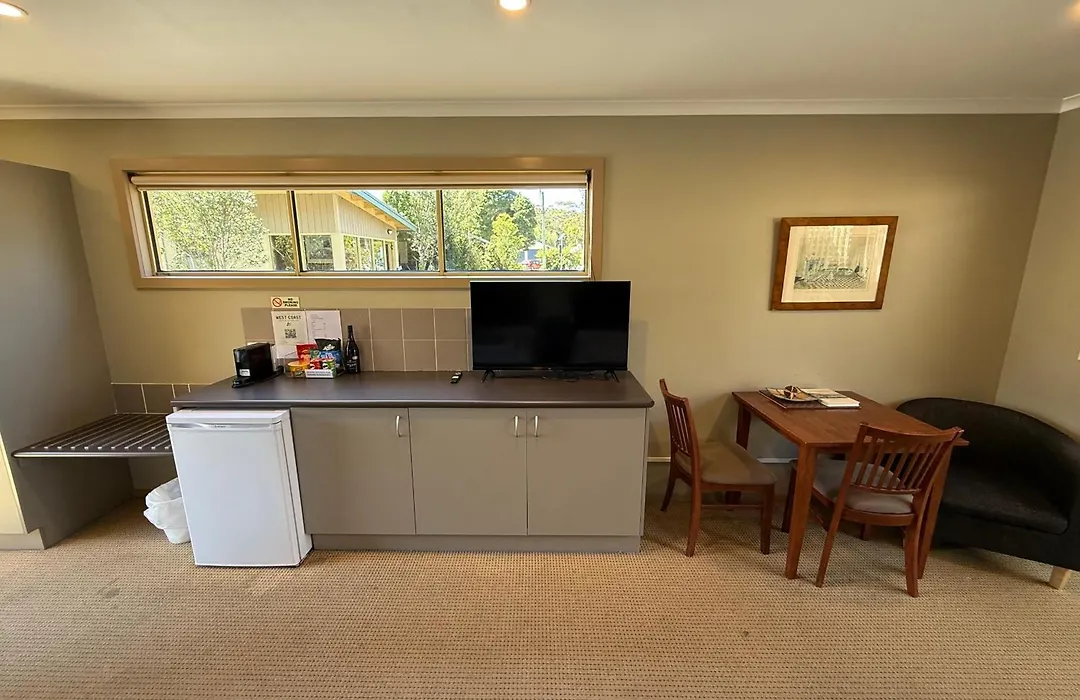 Motel Strahan-1