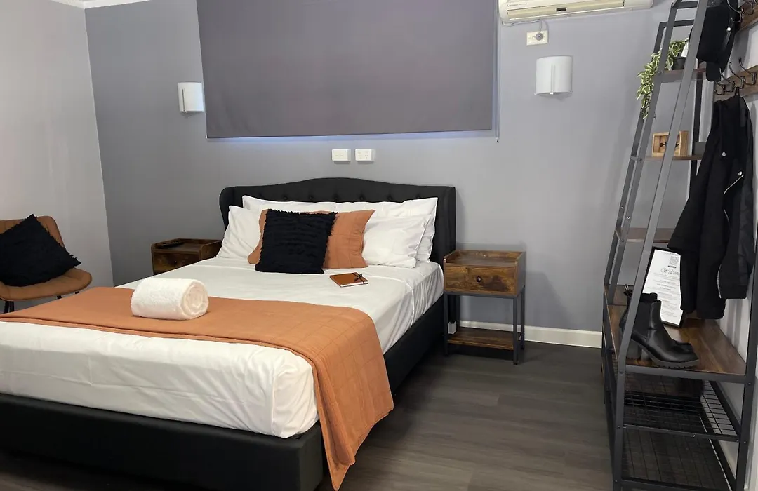 Glenlyon Lodge - Gladstone-1
