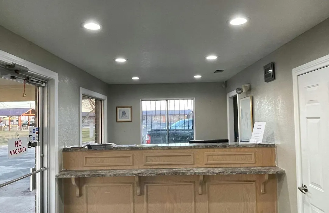 Regency Inn Hondo-1