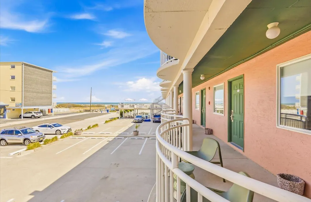 Coliseum Ocean Resort-1