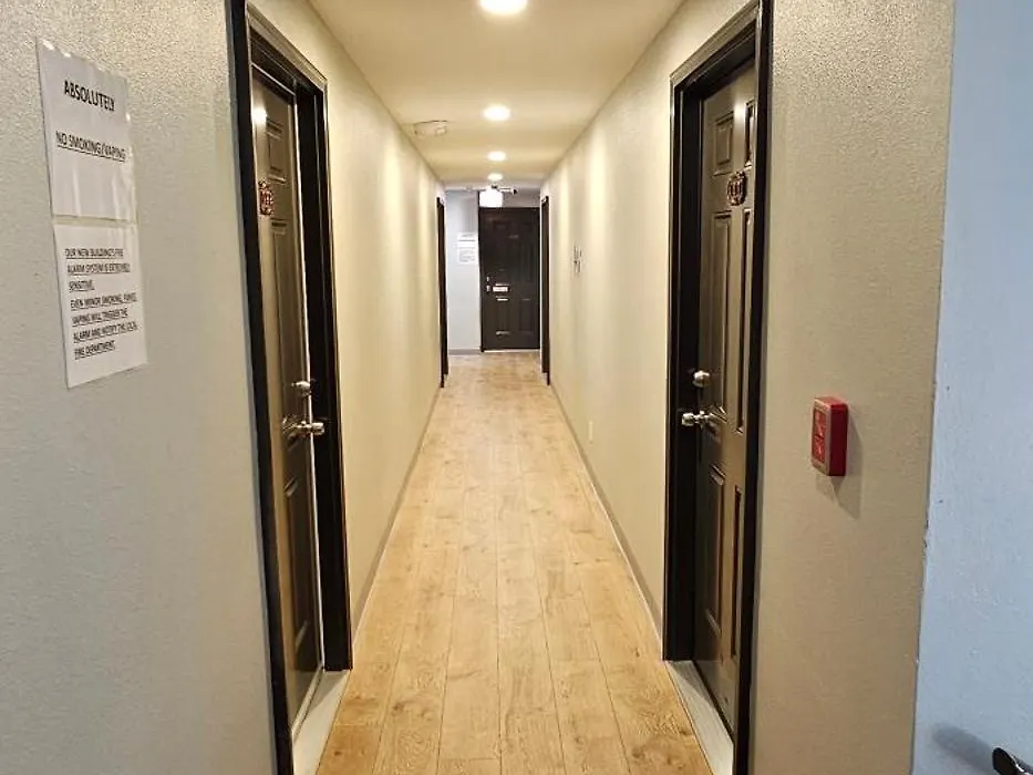 Farwest Motel-1