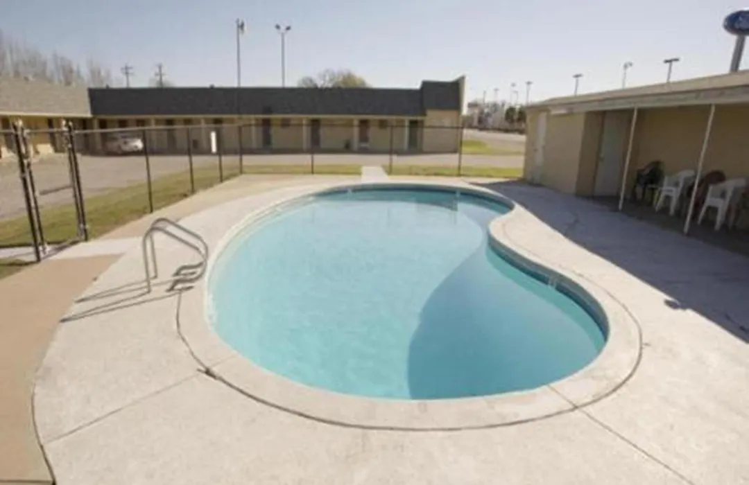 Americas Best Value Inn Giddings-1