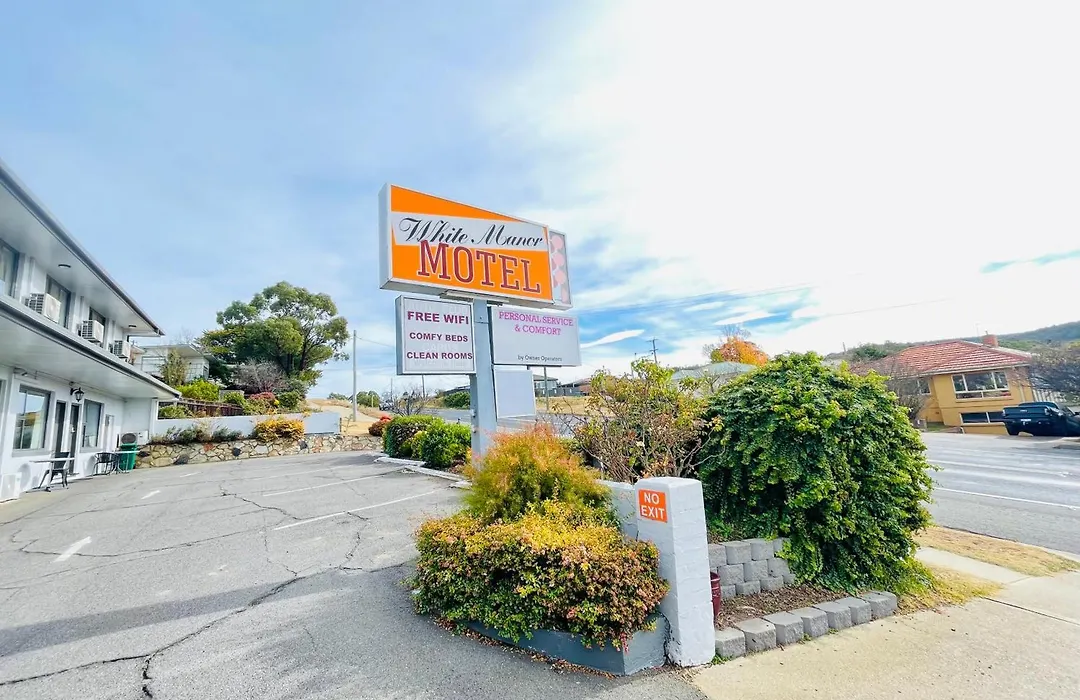 White Manor Motel-1