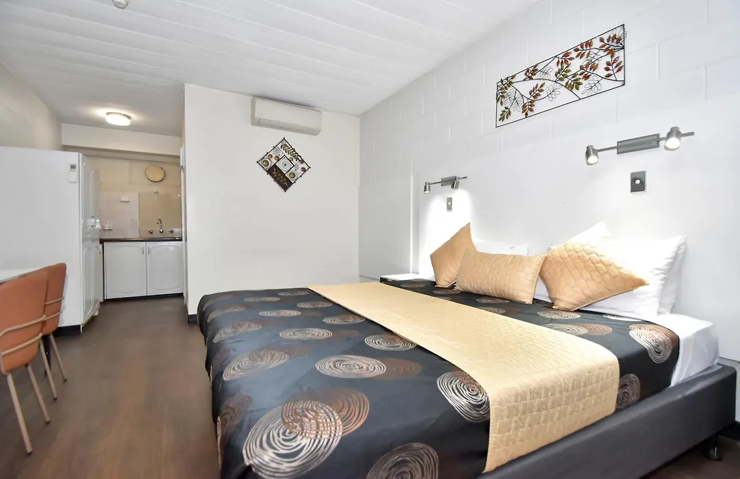 Elkira Court Motel-1