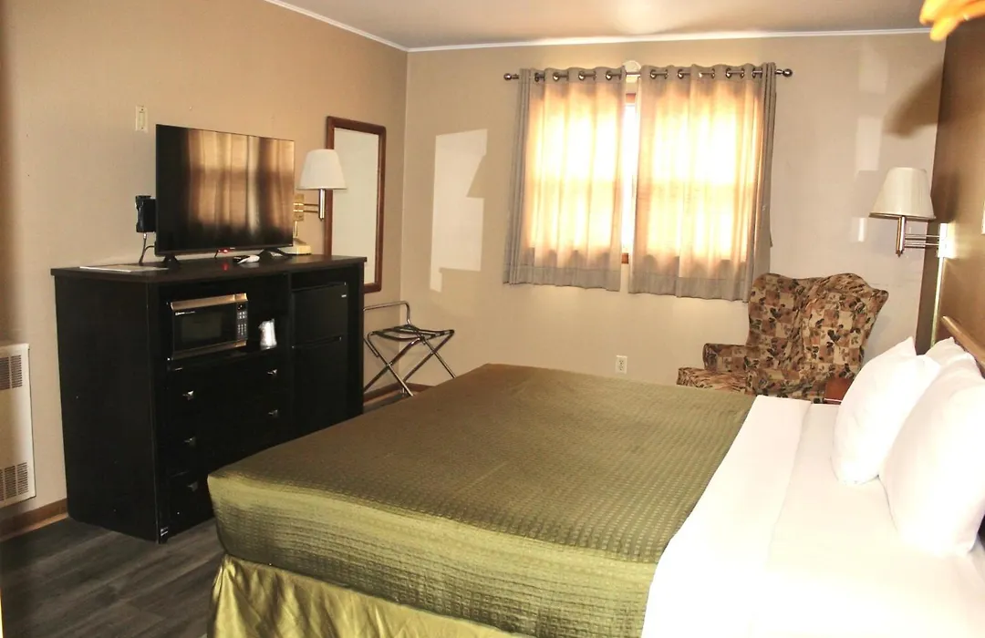 Colonial Inn-1