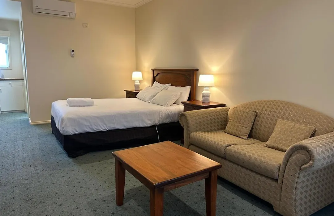 Crystal Inn-1
