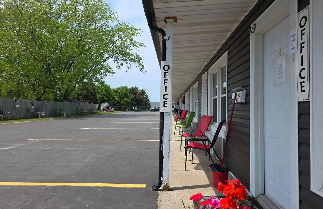 Lakeview Motel & Cottage-1
