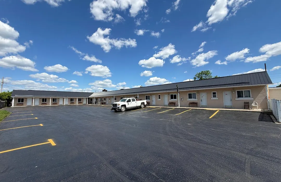Perth Plaza Inn & Suites-1