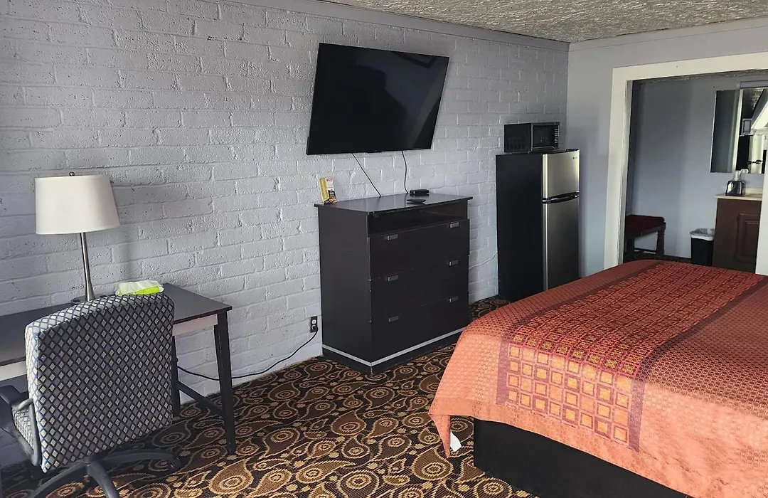 Rodeway Inn-1