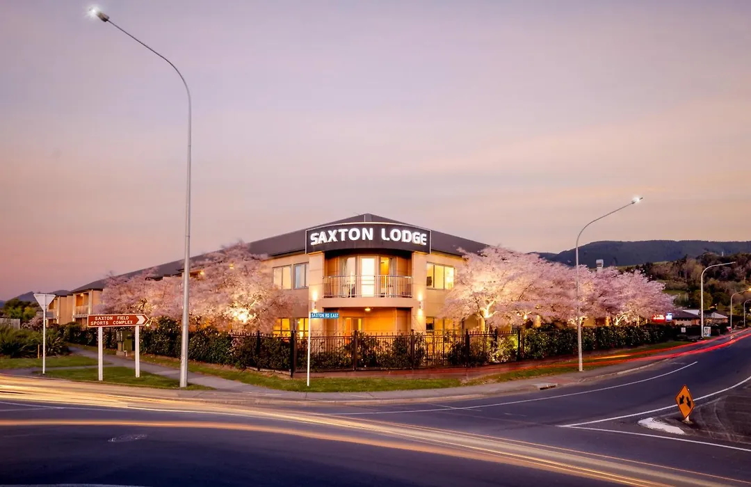 Saxton Lodge-1