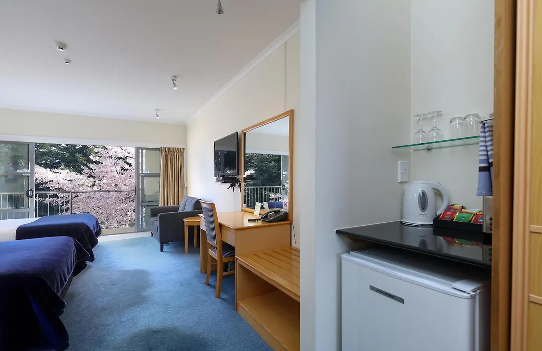 Saxton Lodge-1