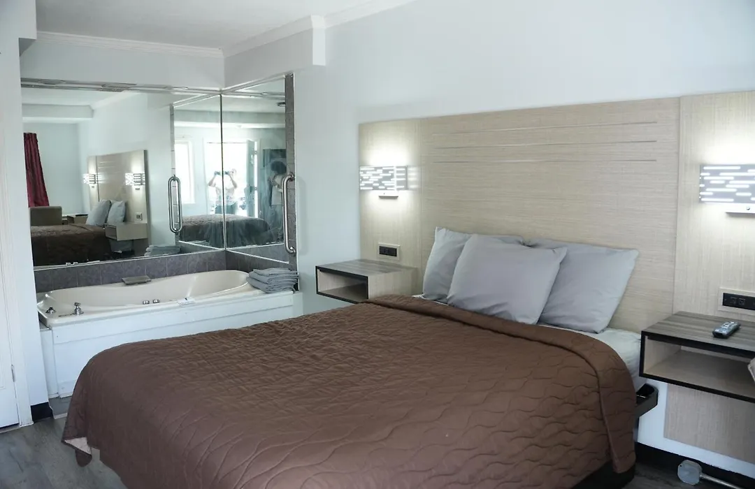Relax Inn-1