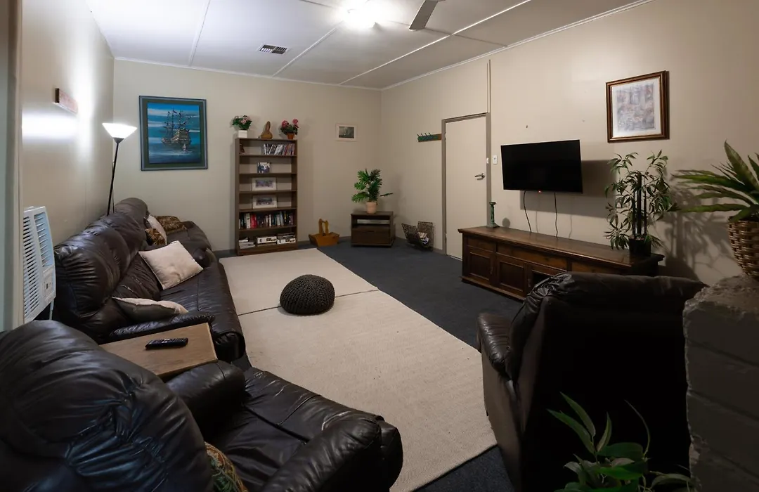 Broken Hill Tourist Lodge-1