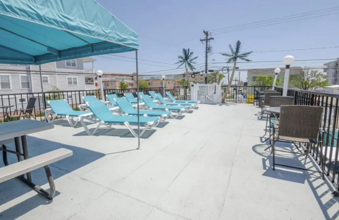 Surfcomber Motel-1