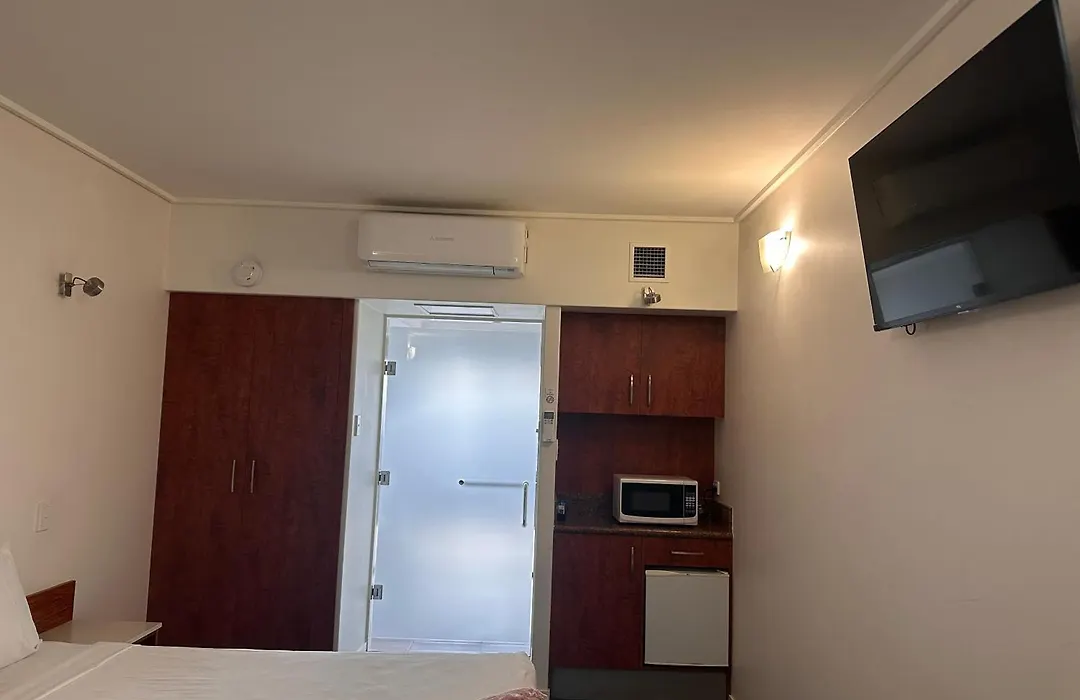 Ayr Traveller'S Motel-1