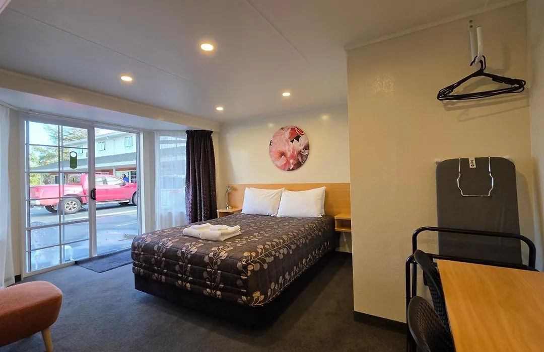 Admirals Motor Lodge-1