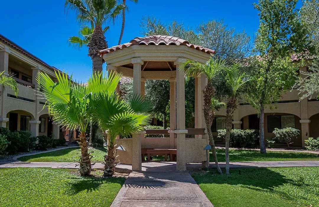 La Fuente Inn & Suites-1