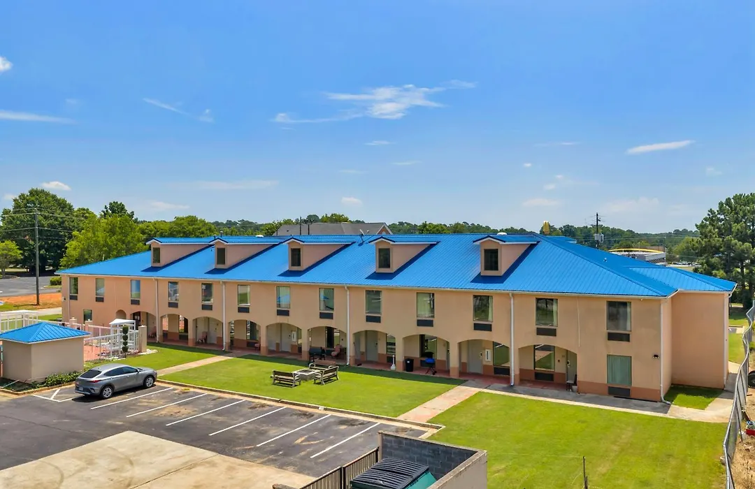 Gray Inn & Suites-1