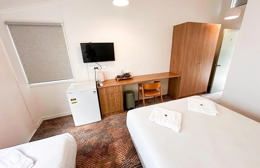 Bateau Bay Hotel-1