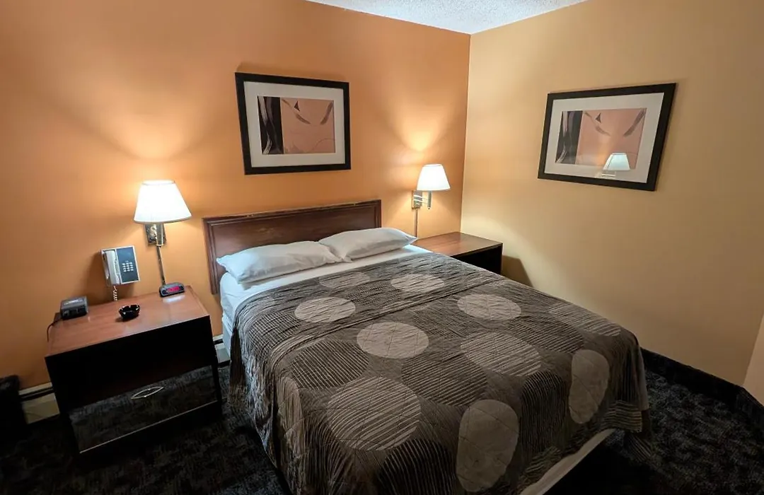 Hickory West Inn-1