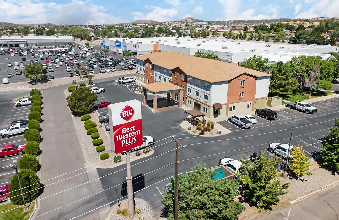 Best Western Plus The Four Corners Inn-1