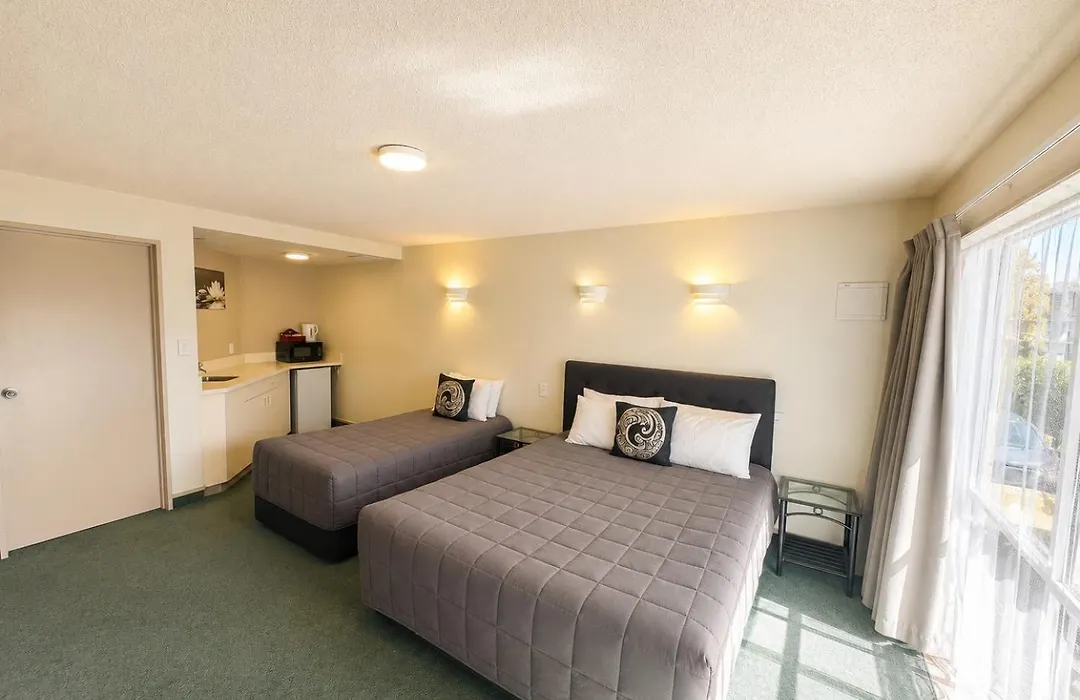 Bk'S Fountain Court Motel-1