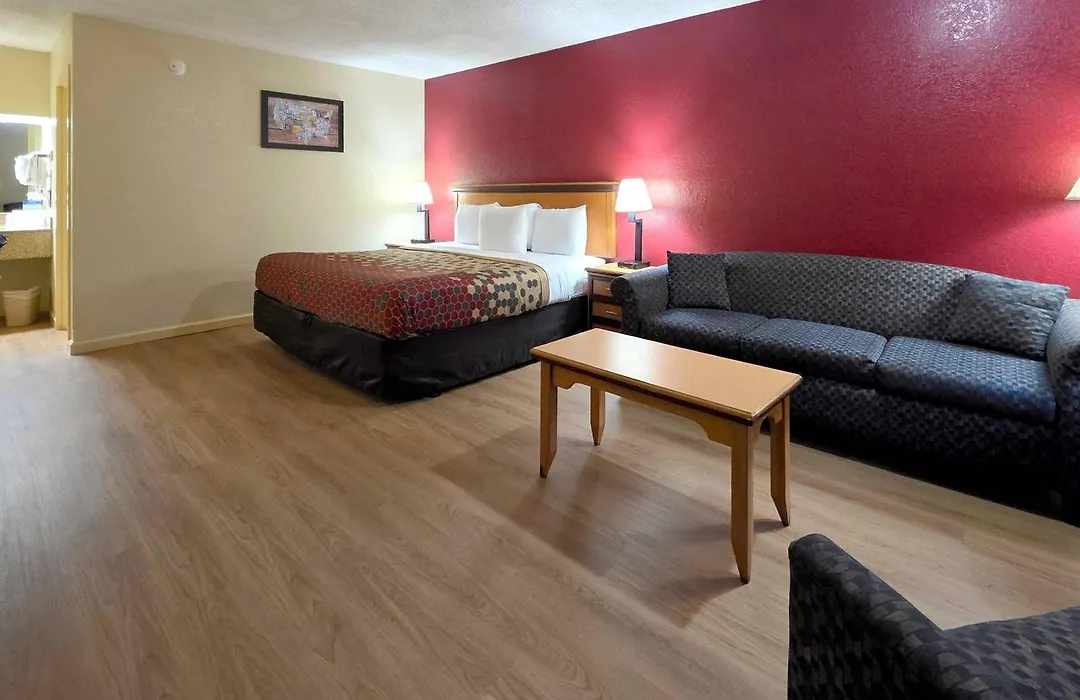 Econo Lodge Whiteville-1