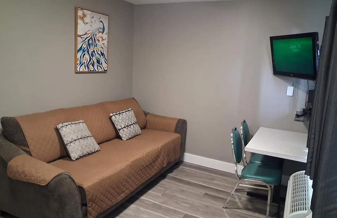 Hinton Highway Inn-1