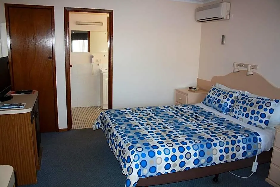 Raglan Motor Inn-1