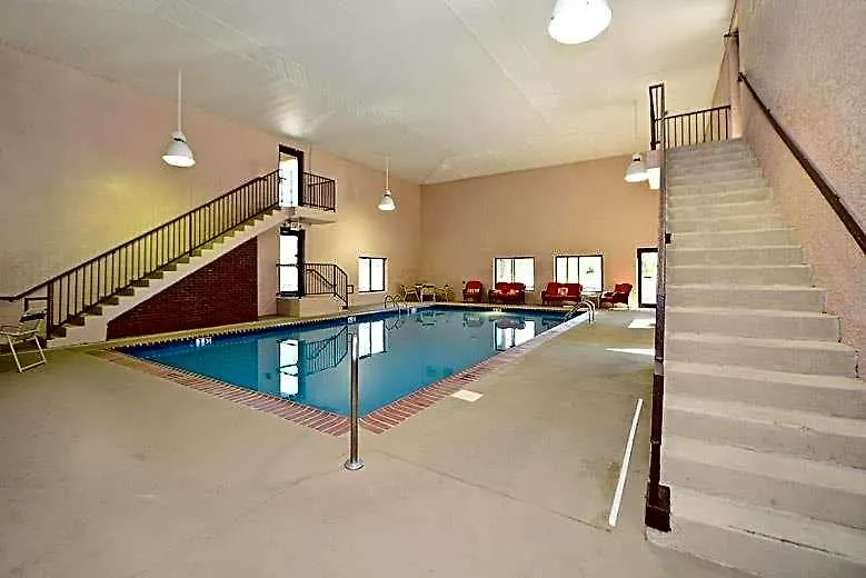 Manchester Heritage Inn & Suites-1