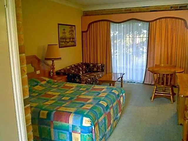 Coachmans Rest Motor Lodge-1