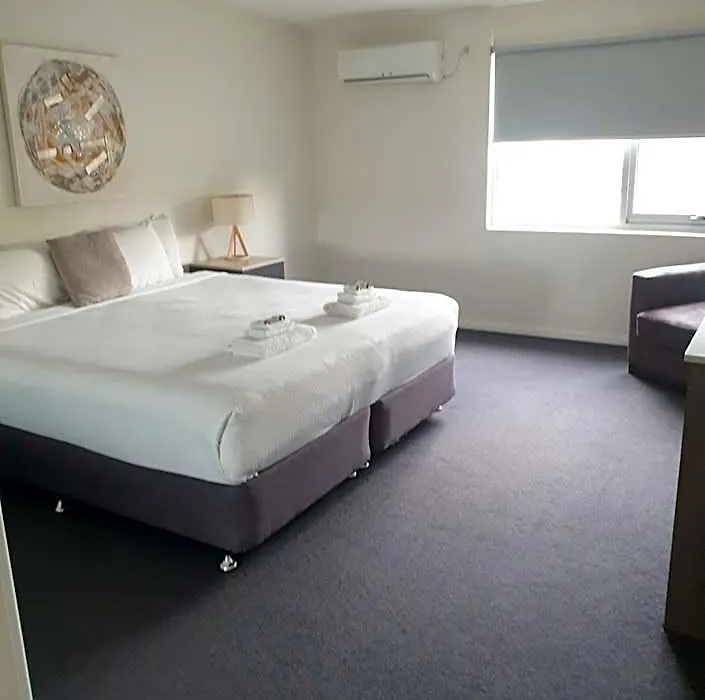 Carlton Suites-1