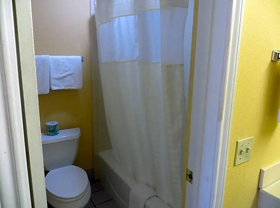 La Grange Executive Inn And Suites-1